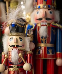 img blog landing A Luxury Organizer’s Guide to Elegant Holiday Decor Storage
