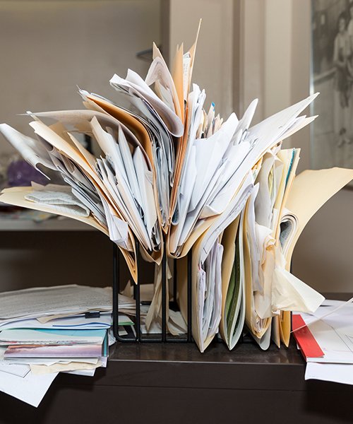 img blog landing Paper Clutter Is Taking Over Here’s a Simple System That Works